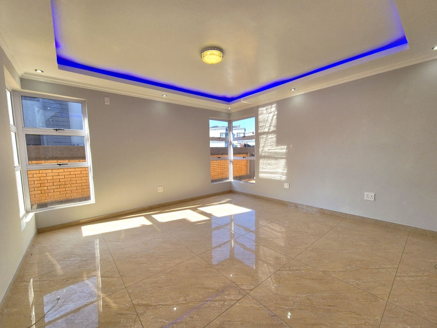 6 Bedroom Property for Sale in Helderwyk Gauteng