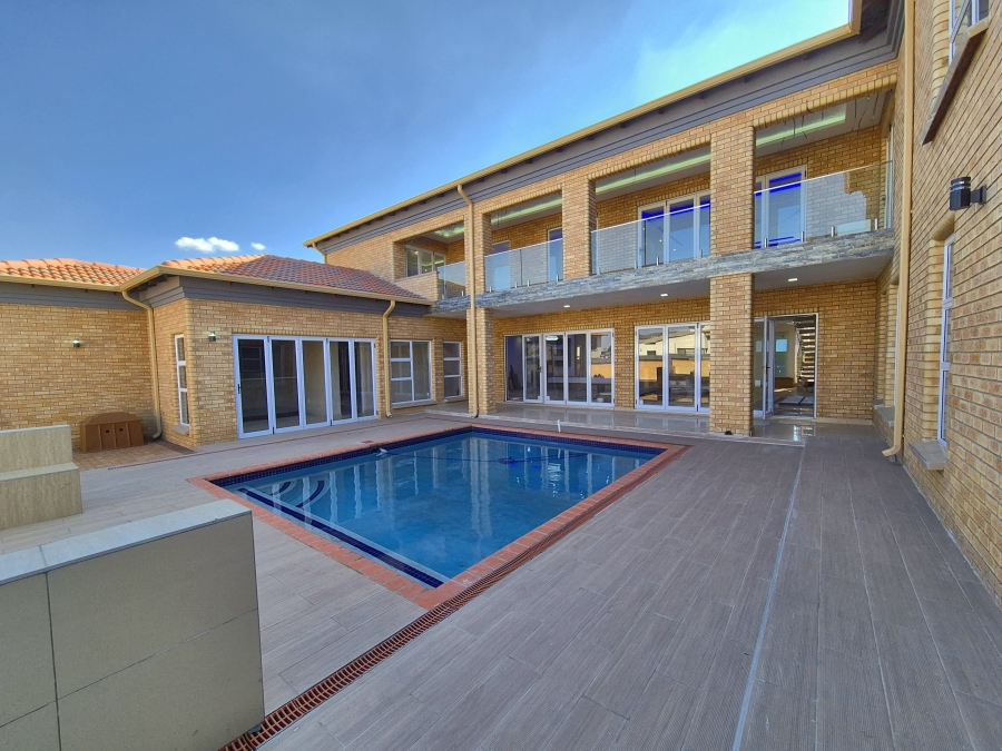6 Bedroom Property for Sale in Helderwyk Gauteng
