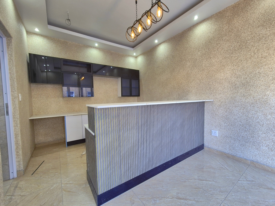 6 Bedroom Property for Sale in Helderwyk Gauteng