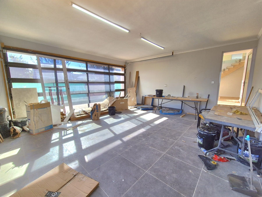 6 Bedroom Property for Sale in Helderwyk Gauteng
