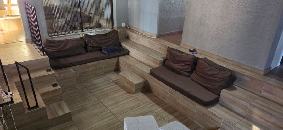 4 Bedroom Property for Sale in Flora Gardens Gauteng