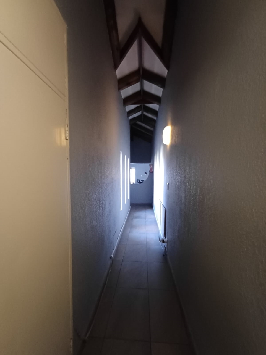 4 Bedroom Property for Sale in Flora Gardens Gauteng