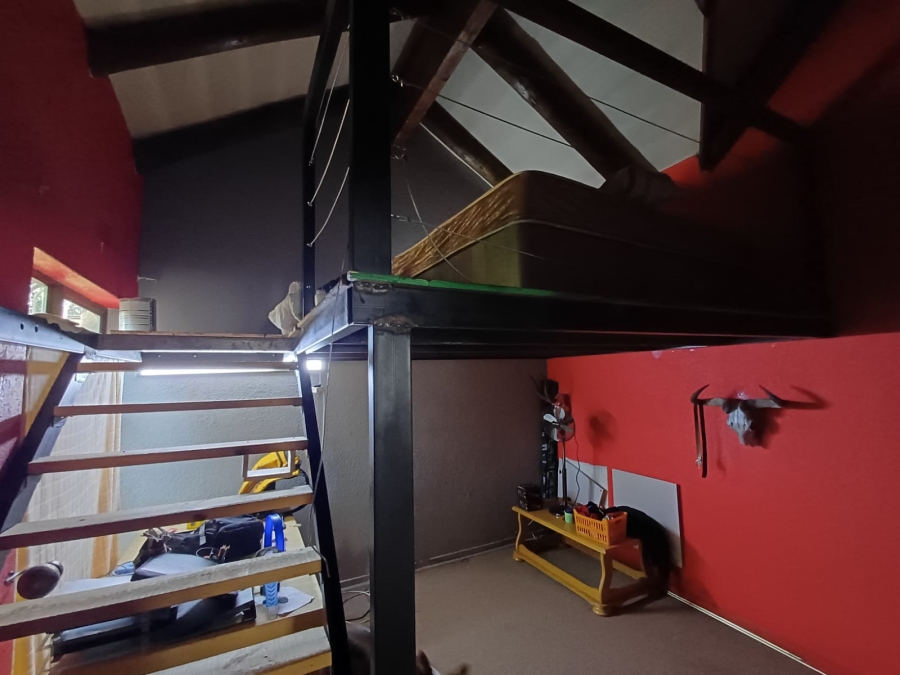 4 Bedroom Property for Sale in Flora Gardens Gauteng