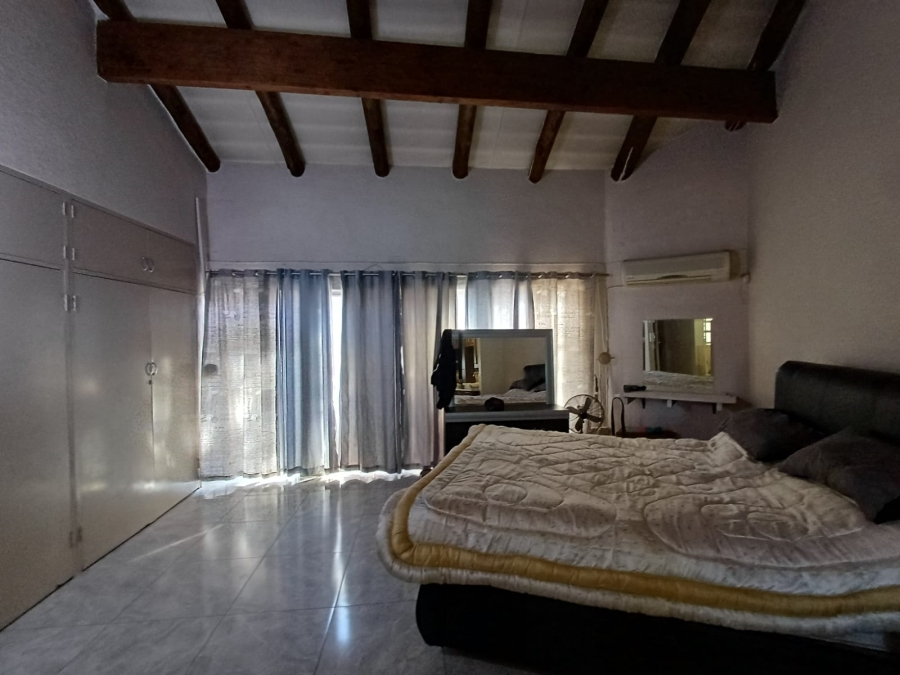 4 Bedroom Property for Sale in Flora Gardens Gauteng