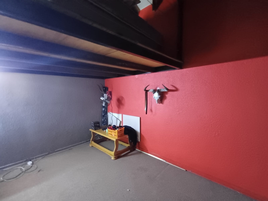 4 Bedroom Property for Sale in Flora Gardens Gauteng