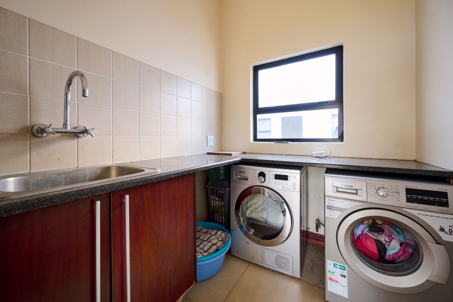 6 Bedroom Property for Sale in Carlswald Estate Gauteng