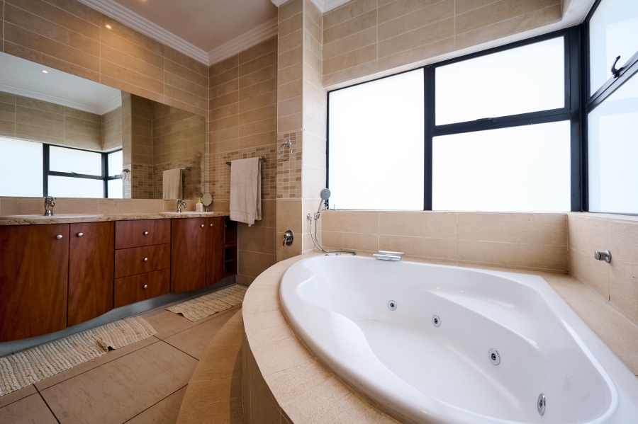 6 Bedroom Property for Sale in Carlswald Estate Gauteng