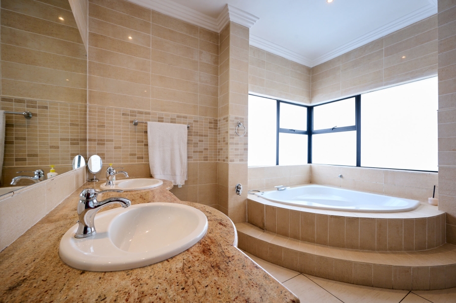 6 Bedroom Property for Sale in Carlswald Estate Gauteng