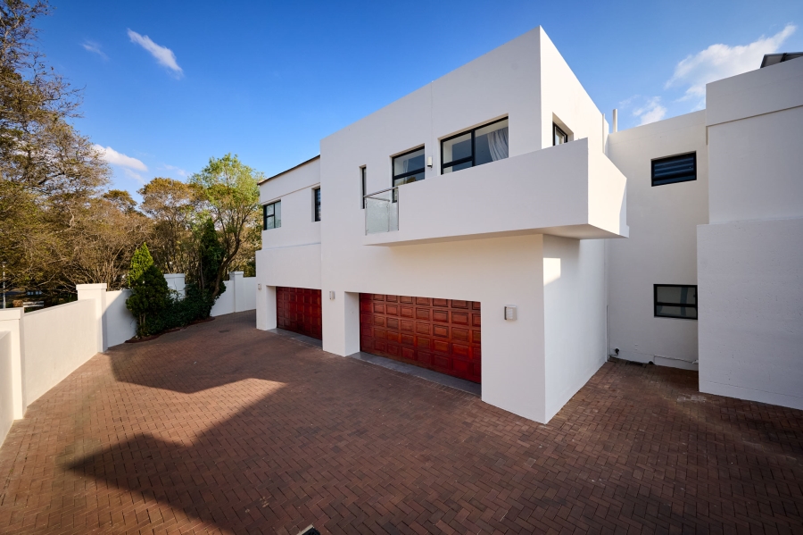 6 Bedroom Property for Sale in Carlswald Estate Gauteng