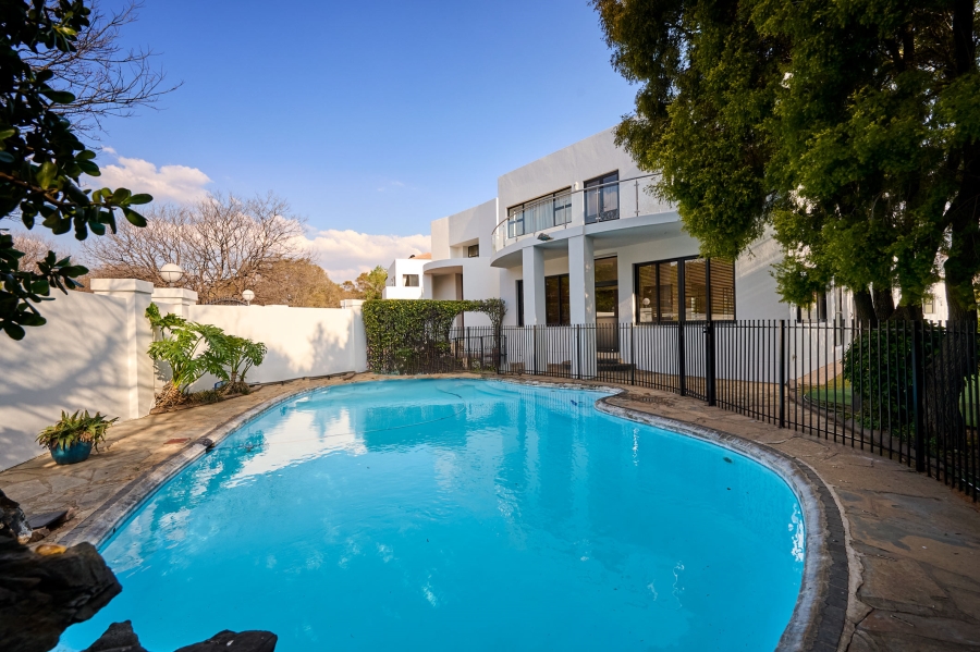 6 Bedroom Property for Sale in Carlswald Estate Gauteng