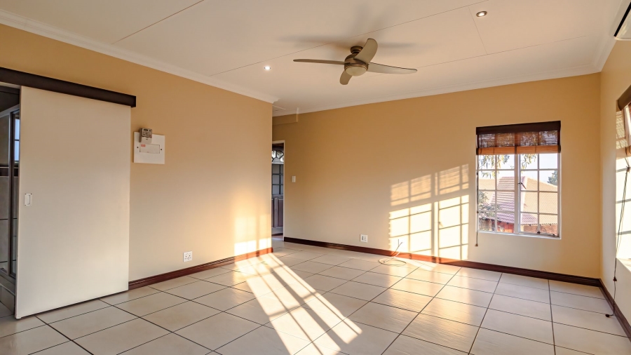 2 Bedroom Property for Sale in Cornwall Hill Gauteng