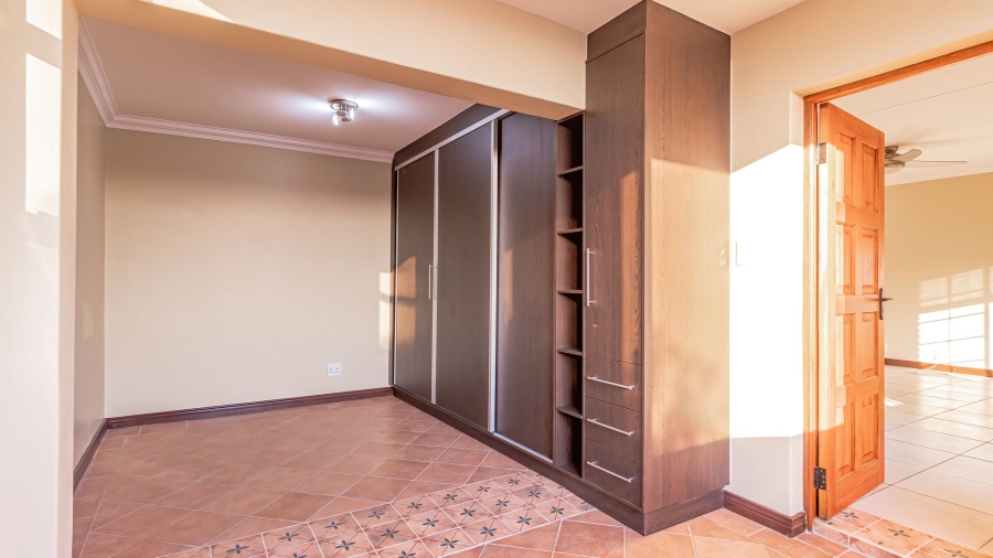 2 Bedroom Property for Sale in Cornwall Hill Gauteng