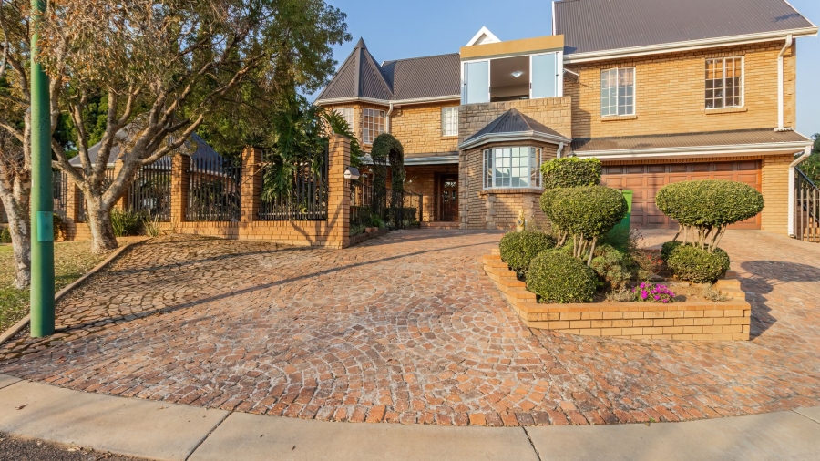 2 Bedroom Property for Sale in Cornwall Hill Gauteng