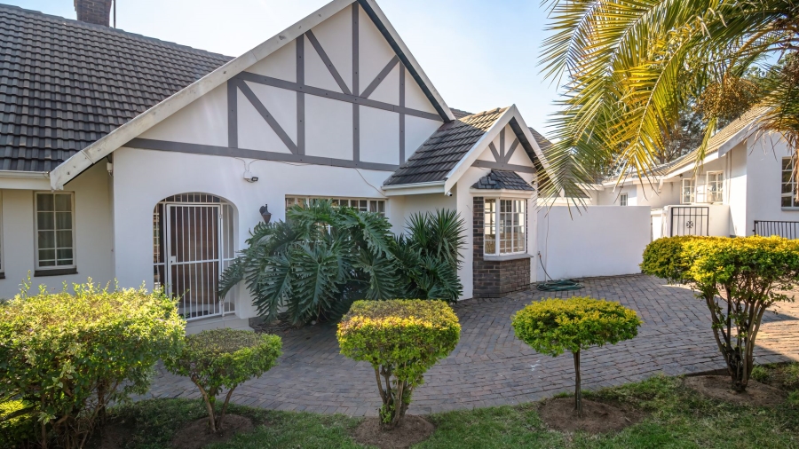 To Let 3 Bedroom Property for Rent in Glen Austin Gauteng