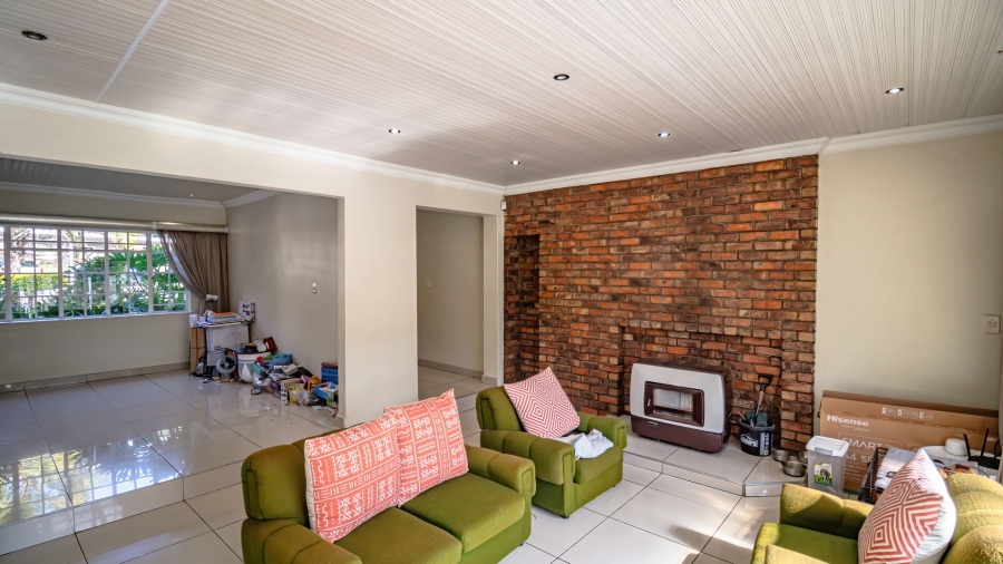 To Let 3 Bedroom Property for Rent in Glen Austin Gauteng