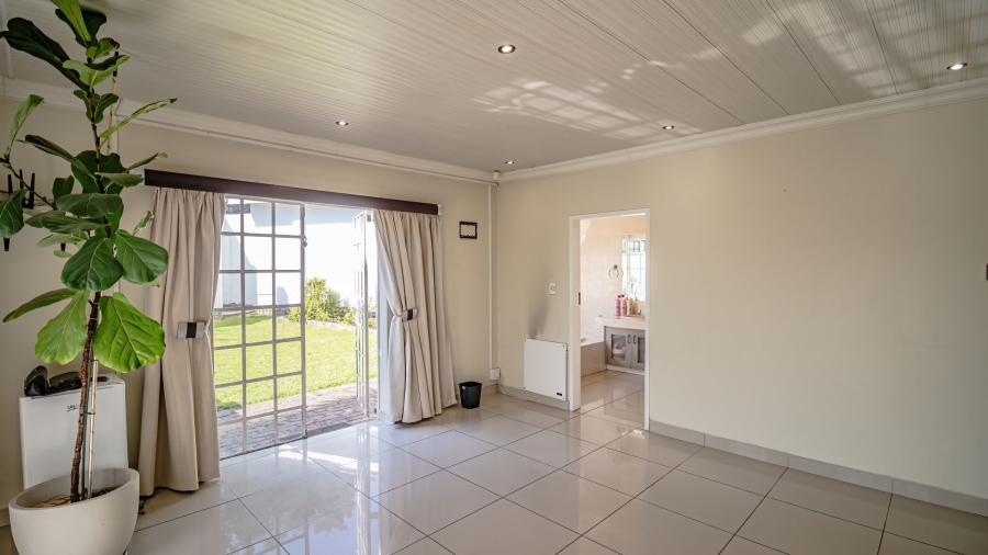 To Let 3 Bedroom Property for Rent in Glen Austin Gauteng