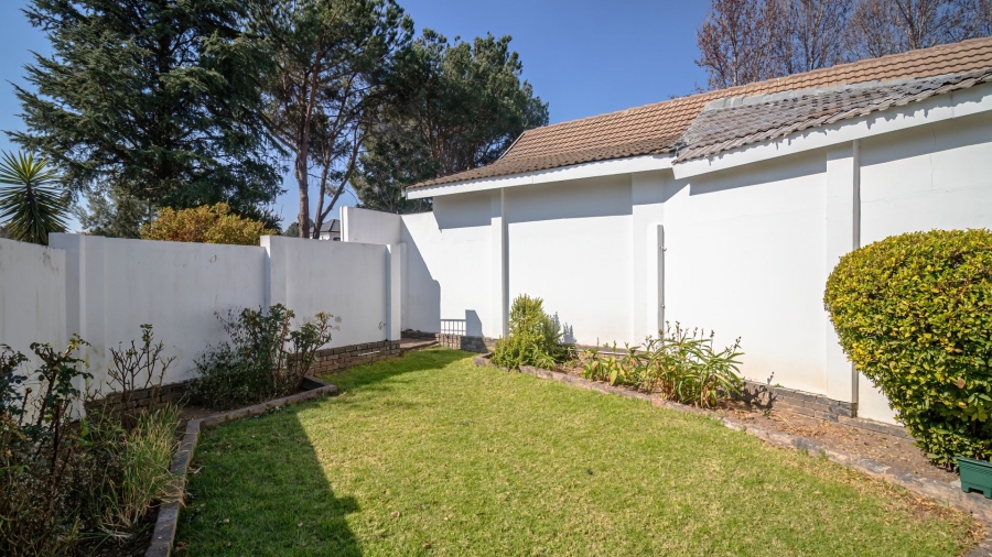 To Let 3 Bedroom Property for Rent in Glen Austin Gauteng