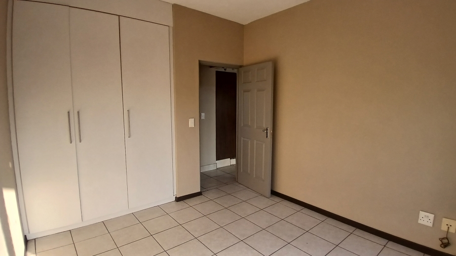 To Let 1 Bedroom Property for Rent in Lonehill Gauteng