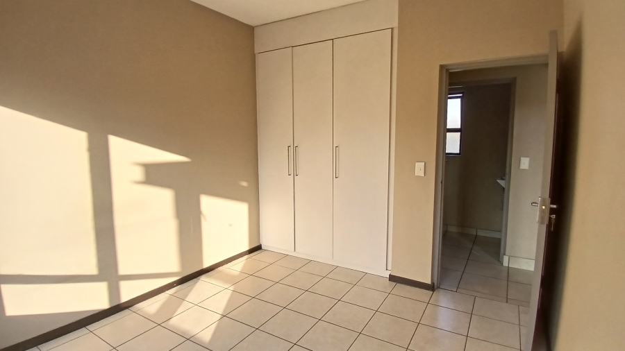 To Let 1 Bedroom Property for Rent in Lonehill Gauteng