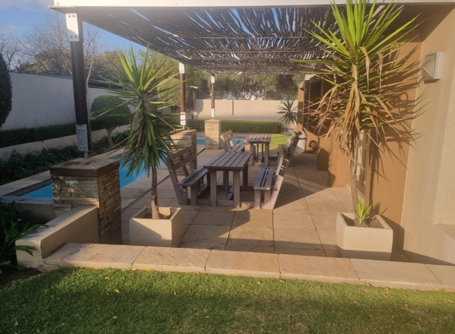 To Let 1 Bedroom Property for Rent in Lonehill Gauteng