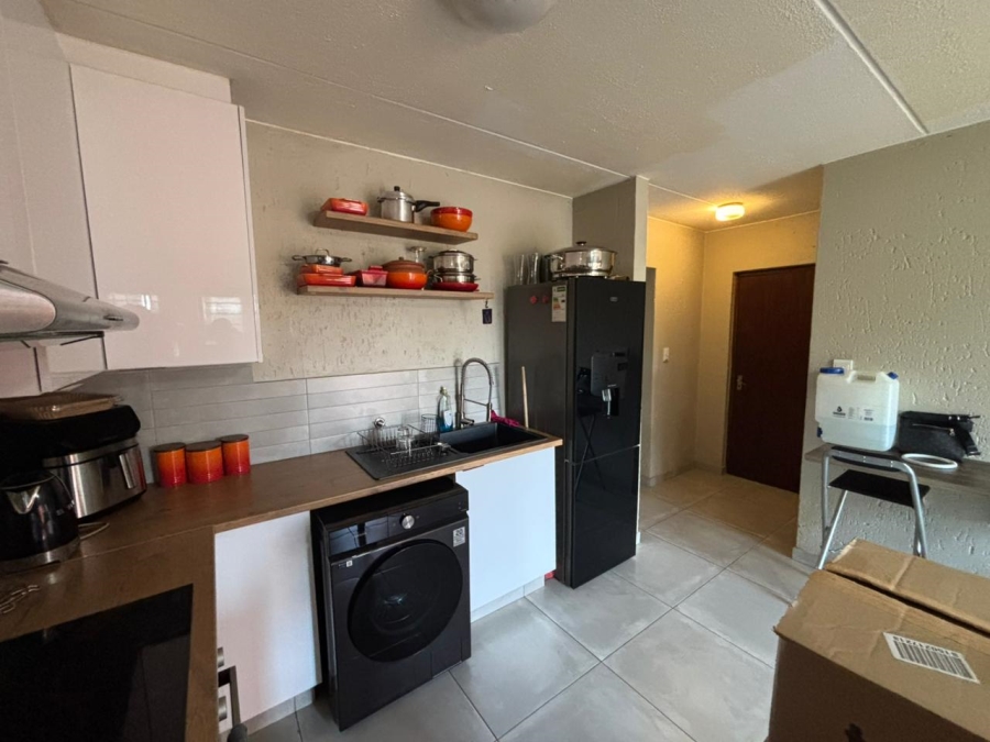 To Let 2 Bedroom Property for Rent in Ferndale Gauteng