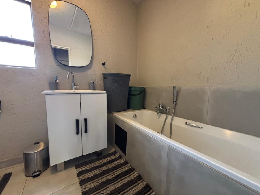 To Let 2 Bedroom Property for Rent in Ferndale Gauteng