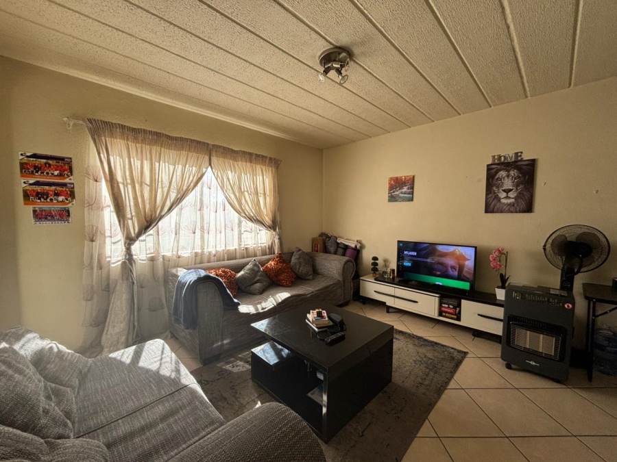 To Let 1 Bedroom Property for Rent in Paulshof Gauteng