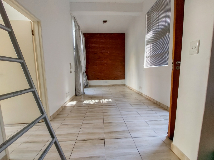 To Let 1 Bedroom Property for Rent in Houghton Estate Gauteng