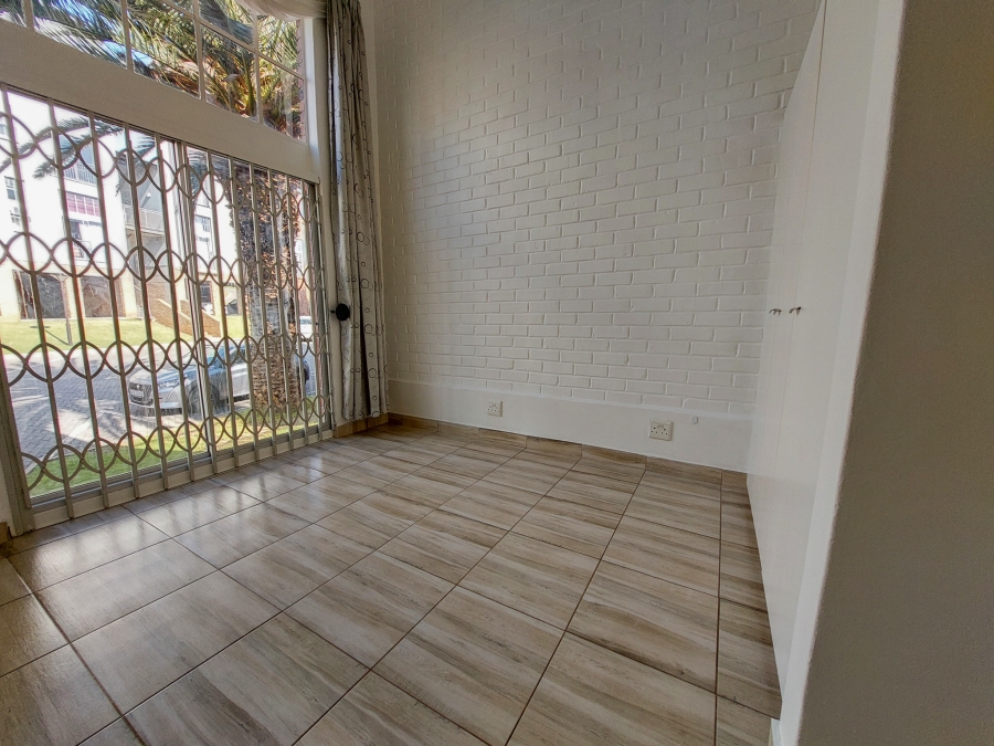 To Let 1 Bedroom Property for Rent in Houghton Estate Gauteng