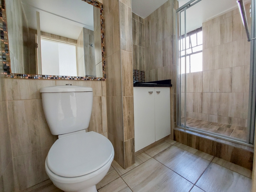 To Let 1 Bedroom Property for Rent in Houghton Estate Gauteng