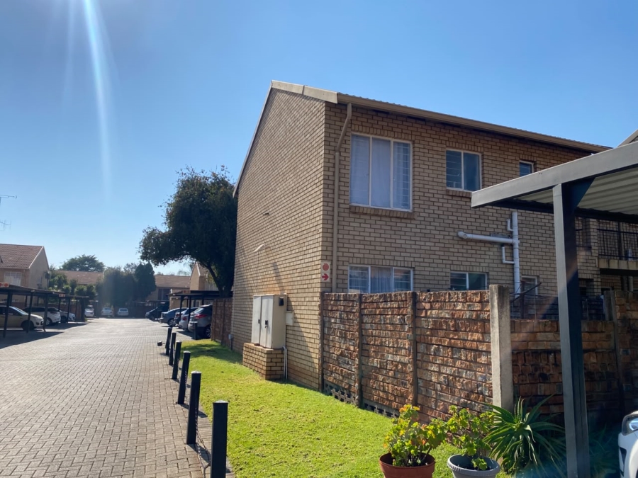2 Bedroom Property for Sale in Willow Park Manor Gauteng