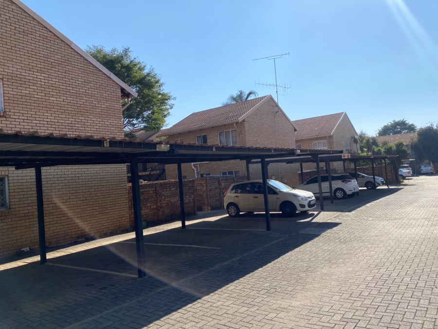 2 Bedroom Property for Sale in Willow Park Manor Gauteng