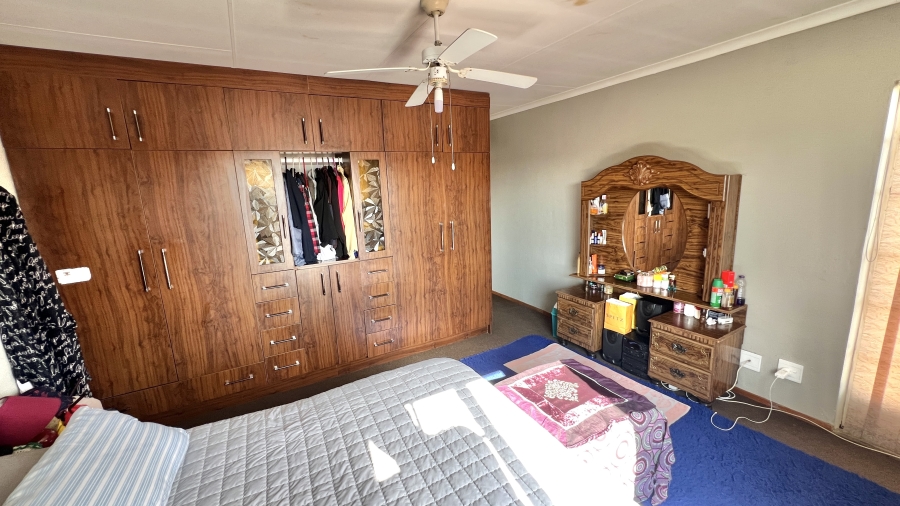 4 Bedroom Property for Sale in Rosslyn Gauteng