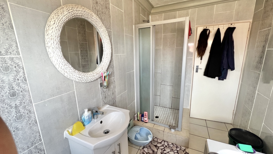 4 Bedroom Property for Sale in Rosslyn Gauteng