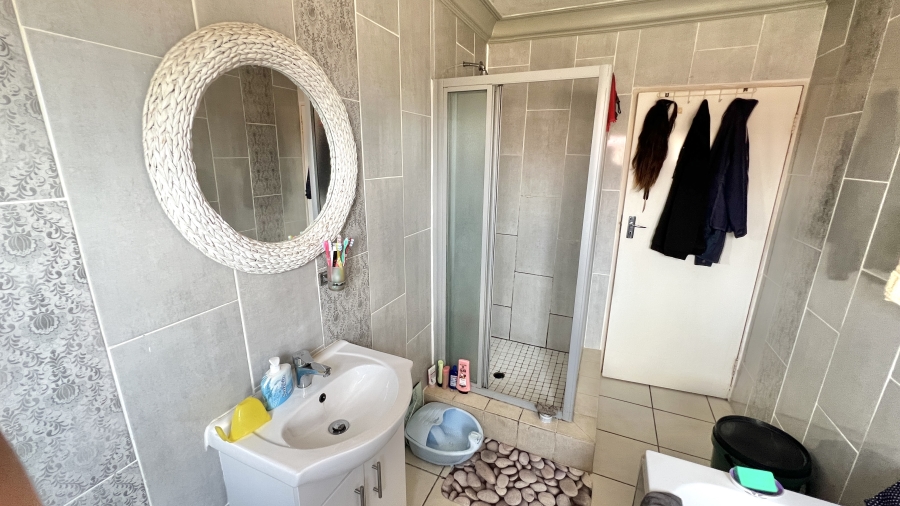 4 Bedroom Property for Sale in Rosslyn Gauteng