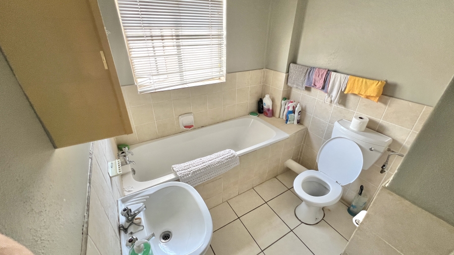 4 Bedroom Property for Sale in Rosslyn Gauteng