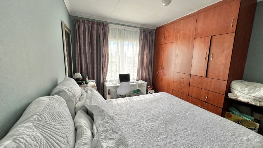 4 Bedroom Property for Sale in Rosslyn Gauteng