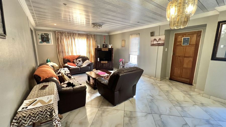 4 Bedroom Property for Sale in Rosslyn Gauteng