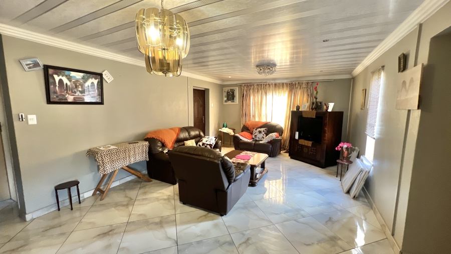 4 Bedroom Property for Sale in Rosslyn Gauteng