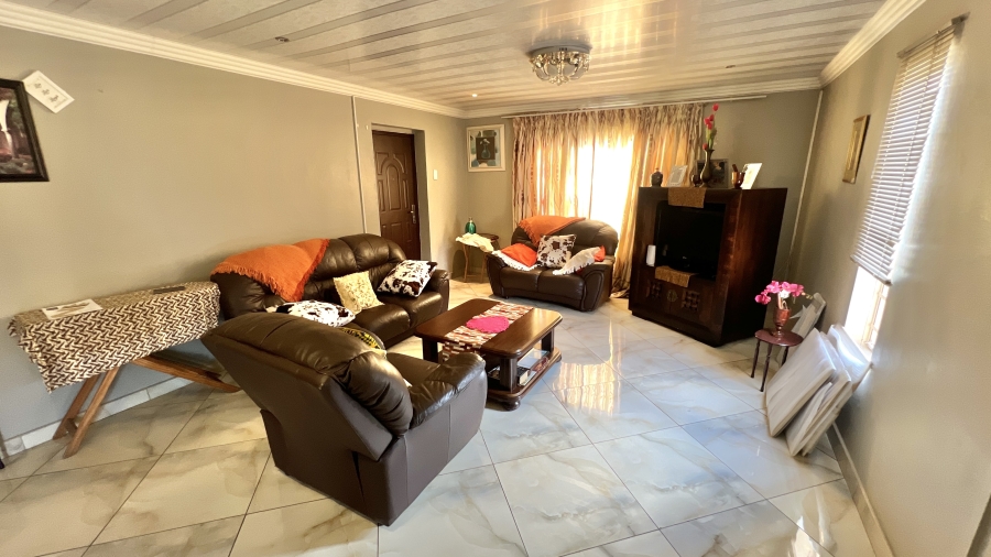 4 Bedroom Property for Sale in Rosslyn Gauteng
