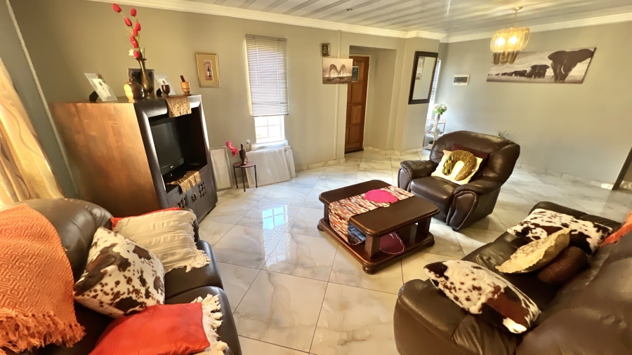 4 Bedroom Property for Sale in Rosslyn Gauteng