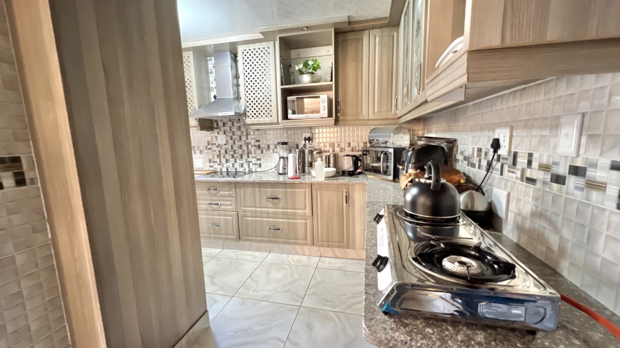 4 Bedroom Property for Sale in Rosslyn Gauteng