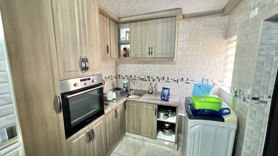 4 Bedroom Property for Sale in Rosslyn Gauteng