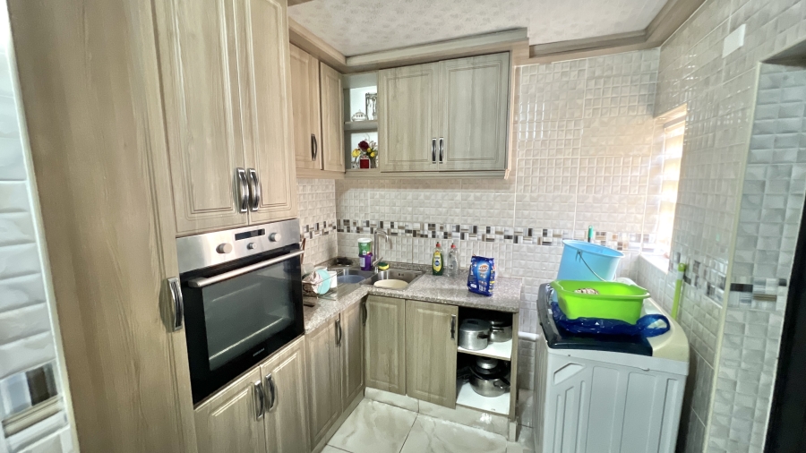 4 Bedroom Property for Sale in Rosslyn Gauteng