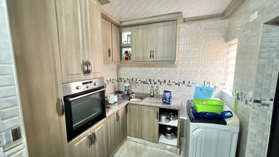 4 Bedroom Property for Sale in Rosslyn Gauteng