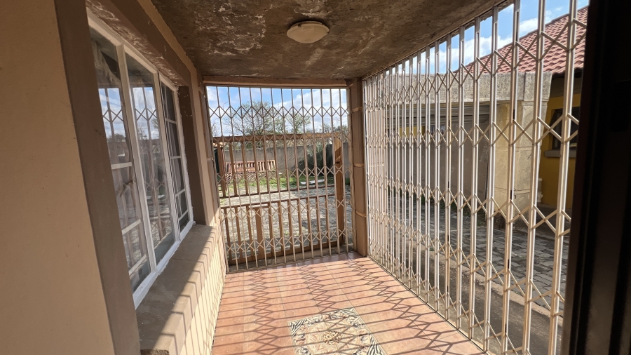 4 Bedroom Property for Sale in Rosslyn Gauteng