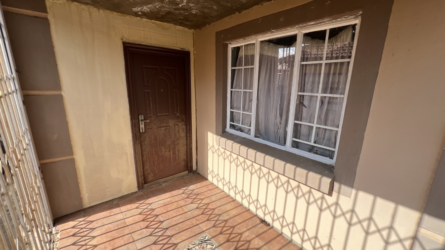 4 Bedroom Property for Sale in Rosslyn Gauteng