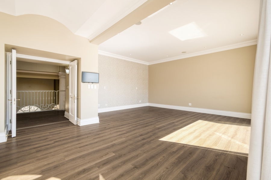 5 Bedroom Property for Sale in Sandhurst Gauteng
