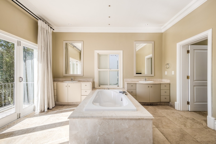 5 Bedroom Property for Sale in Sandhurst Gauteng
