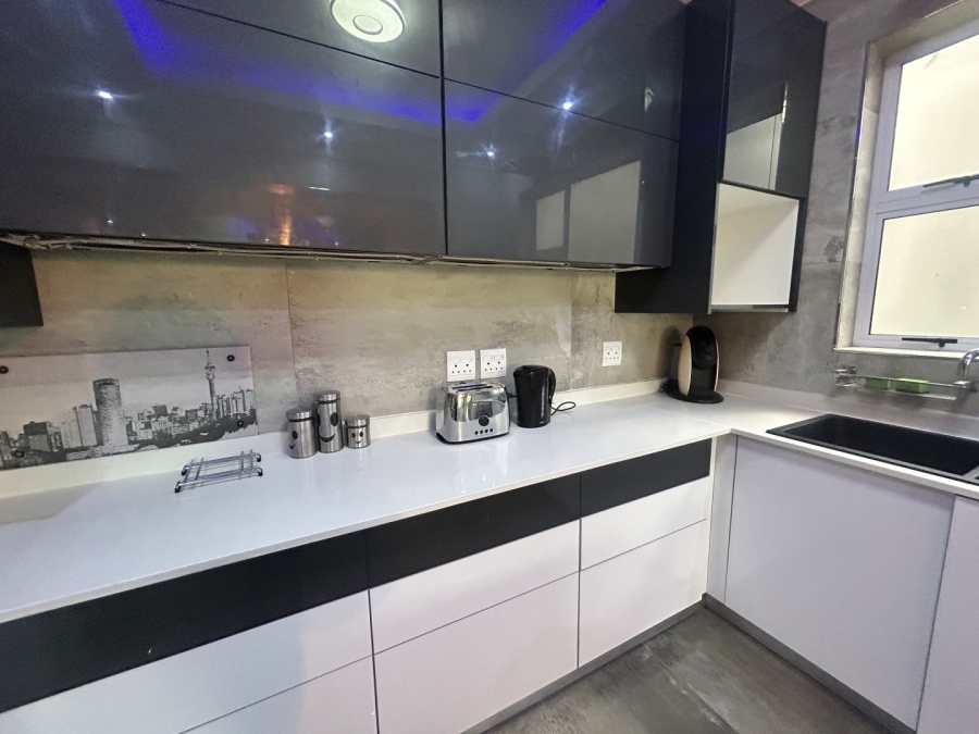 2 Bedroom Property for Sale in Killarney Gauteng